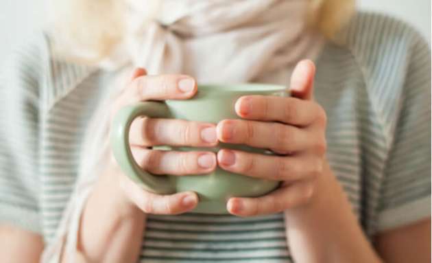 Woman-with-a-coffee-mug