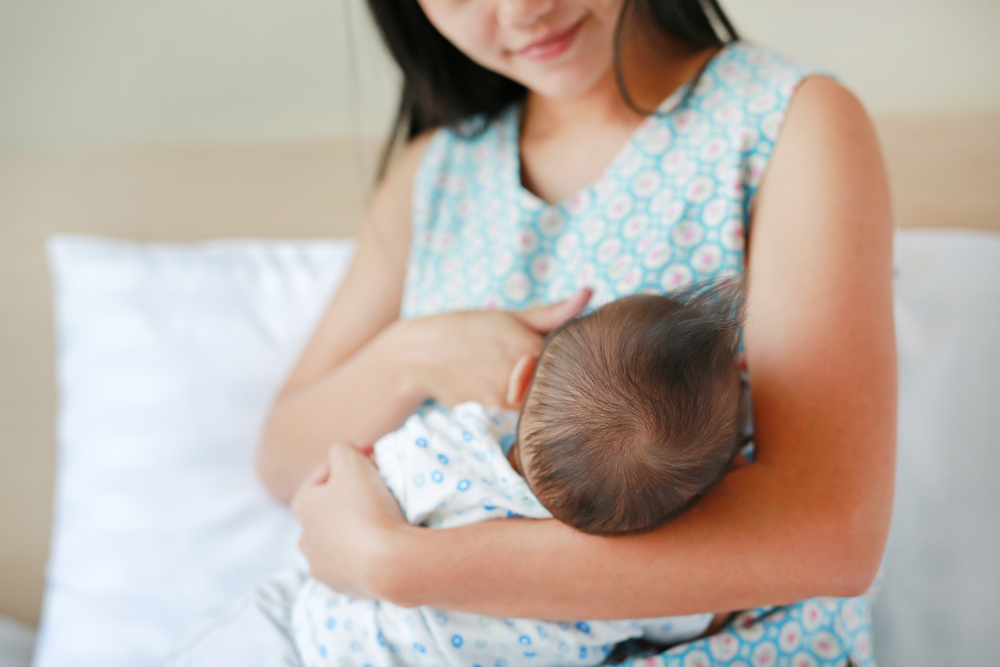 -why-is-it-important-to-breastfeed-within-an-hour-of-birth